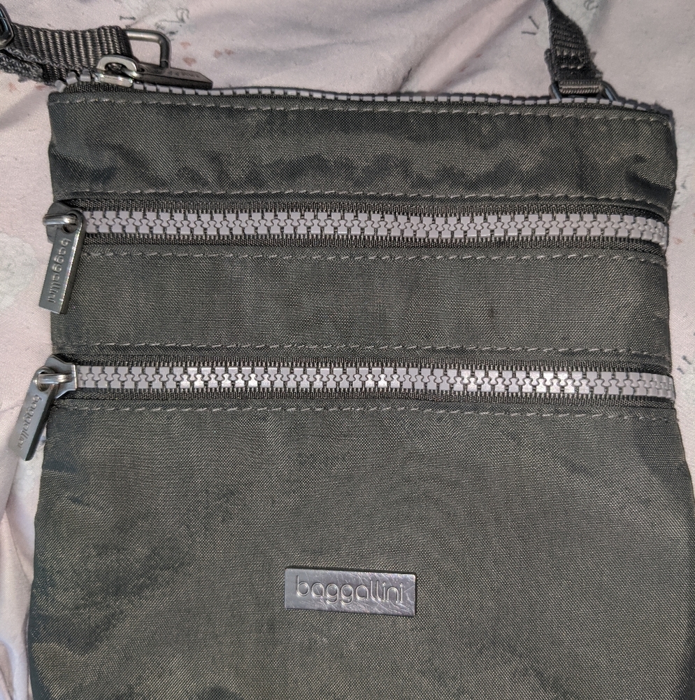 Baggallini crossbody bag